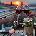 Stariva - Terrasse Ueber - Kaffeemachine - Netflix - Brettspiele Dresden